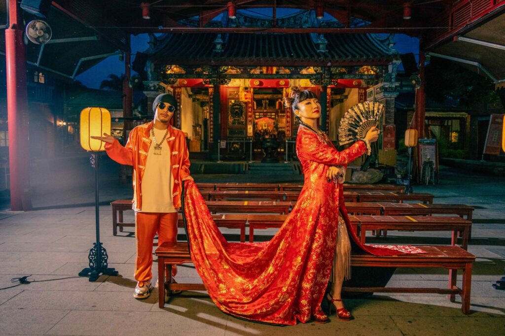 黃明志改編〈姊姊妹妹站起來〉邀陶晶瑩重唱　她唯一要求：不要穿比基尼